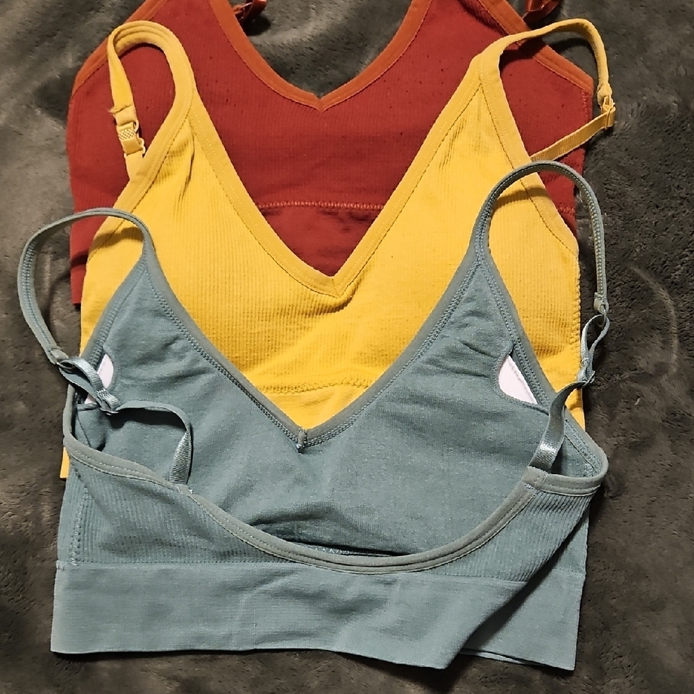Seamless Lingerie Three Bralettes - Picture 2 of 5